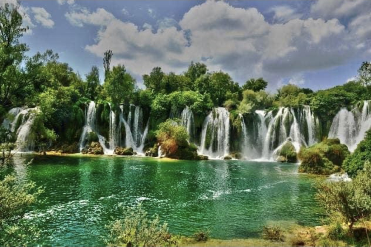 KRAVICA WATERFALL & POČITELJ